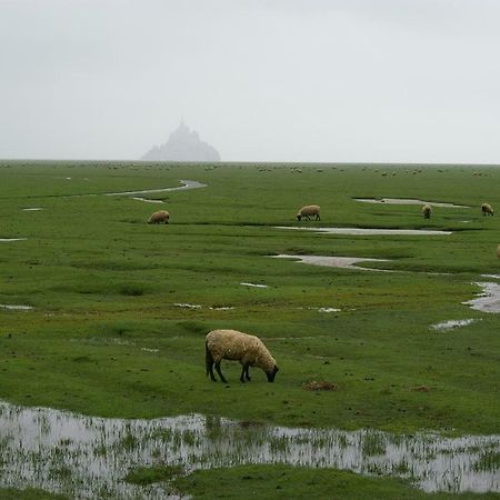 Gite Christian Mont St Michel Sacey Eksteriør billede